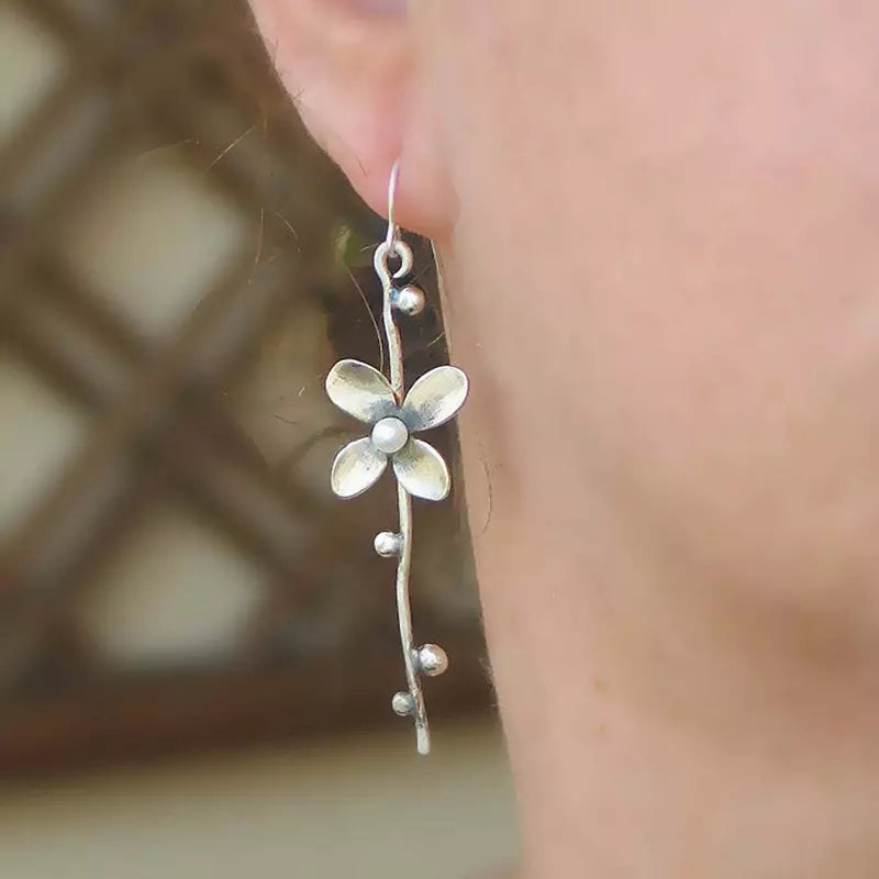 Vintage Hook Dangle Flower Earrings - KKLABIB LTD